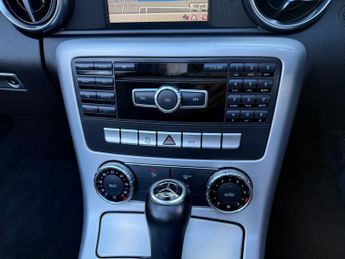 Mercedes-Benz SLK 1.8 SLK200 BlueEfficiency AMG Sport Convertible 2dr Petrol G-Tro