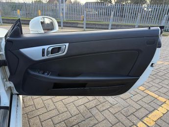 Mercedes-Benz SLK 1.8 SLK200 BlueEfficiency AMG Sport Convertible 2dr Petrol G-Tro