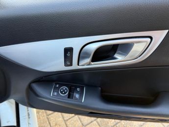 Mercedes-Benz SLK 1.8 SLK200 BlueEfficiency AMG Sport Convertible 2dr Petrol G-Tro