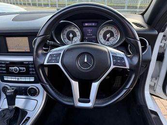 Mercedes-Benz SLK 1.8 SLK200 BlueEfficiency AMG Sport Convertible 2dr Petrol G-Tro