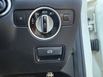 Mercedes-Benz SLK 1.8 SLK200 BlueEfficiency AMG Sport Convertible 2dr Petrol G-Tro