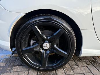 Mercedes-Benz SLK 1.8 SLK200 BlueEfficiency AMG Sport Convertible 2dr Petrol G-Tro