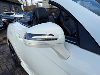 Mercedes-Benz SLK 1.8 SLK200 BlueEfficiency AMG Sport Convertible 2dr Petrol G-Tro