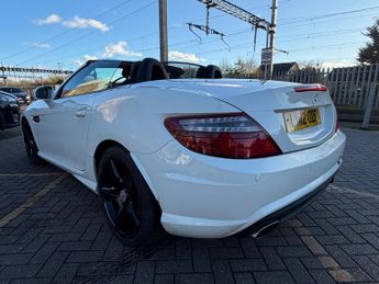 Mercedes-Benz SLK 1.8 SLK200 BlueEfficiency AMG Sport Convertible 2dr Petrol G-Tro