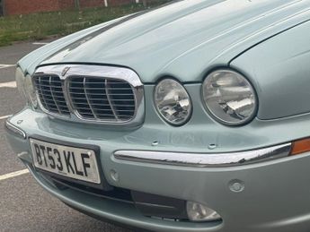 Jaguar XJ 3.0 SE Saloon 4dr Petrol Automatic (249 g/km, 240 bhp)