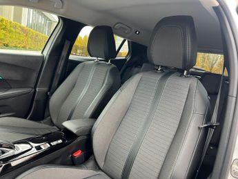 Peugeot 2008 1.2 PureTech Allure Premium SUV 5dr Petrol EAT Euro 6 (s/s) (130