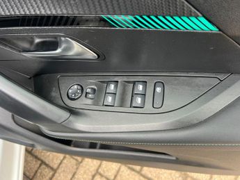 Peugeot 2008 1.2 PureTech Allure Premium SUV 5dr Petrol EAT Euro 6 (s/s) (130