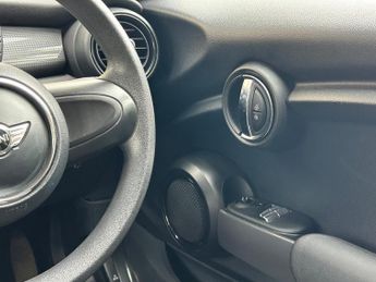Mini Hatch 1.5 Cooper D Hatchback 3dr Diesel Auto Euro 6 (s/s) (116 ps)