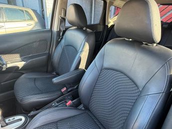 Nissan Note 1.2 DIG-S Tekna Hatchback 5dr Petrol CVT Euro 5 (s/s) (98 ps)