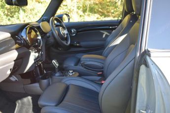 Mini Electric Cooper Cooper SE 32.6kWh Level 3 Auto 3dr