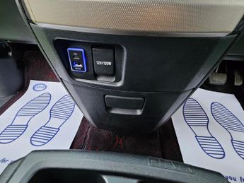 Toyota Vellfire GOLDEN EYES 2-2.4L PETROL-ULEZ/CAZ PASS-FREE 40MONTHS GOLD WARRA