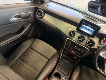 Mercedes-Benz CLA Class 2.1 CLA220d AMG Sport Coupe 4dr Diesel 7G-DCT Euro 6 (s/s) (177