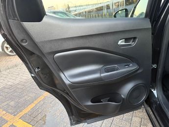 Nissan Juke 1.0 DIG-T N-Connecta SUV 5dr Petrol DCT Auto Euro 6 (s/s) (114 p