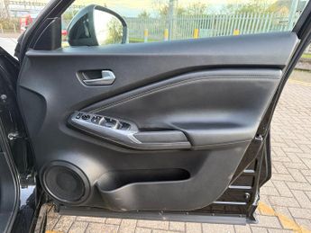 Nissan Juke 1.0 DIG-T N-Connecta SUV 5dr Petrol DCT Auto Euro 6 (s/s) (114 p