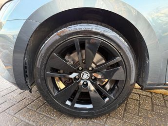 Skoda Superb 2.0 TDI SE L Executive Estate 5dr Diesel DSG Euro 6 (s/s) (150 p