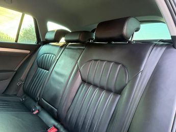 Skoda Superb 2.0 TDI SE L Executive Estate 5dr Diesel DSG Euro 6 (s/s) (150 p