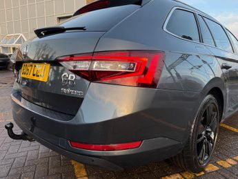 Skoda Superb 2.0 TDI SE L Executive Estate 5dr Diesel DSG Euro 6 (s/s) (150 p