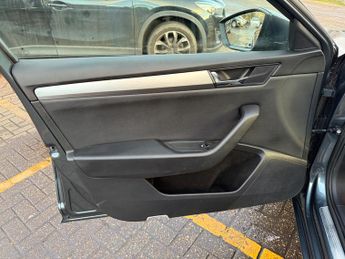 Skoda Superb 2.0 TDI SE L Executive Estate 5dr Diesel DSG Euro 6 (s/s) (150 p