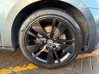 Skoda Superb 2.0 TDI SE L Executive Estate 5dr Diesel DSG Euro 6 (s/s) (150 p