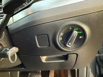 Skoda Superb 2.0 TDI SE L Executive Estate 5dr Diesel DSG Euro 6 (s/s) (150 p