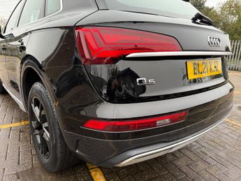 Audi Q5 2.0 TDI 40 Sport SUV 5dr Diesel S Tronic quattro Euro 6 (s/s) (2