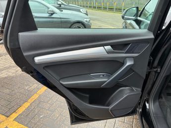 Audi Q5 2.0 TDI 40 Sport SUV 5dr Diesel S Tronic quattro Euro 6 (s/s) (2