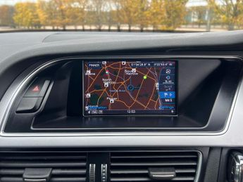 Audi A4 2.0 TDI S line Saloon 4dr Diesel Multitronic Euro 6 (s/s) (Nav)