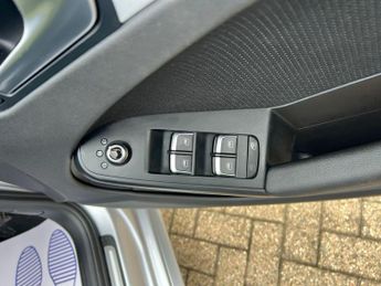 Audi A4 2.0 TDI S line Saloon 4dr Diesel Multitronic Euro 6 (s/s) (Nav) 