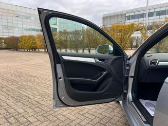 Audi A4 2.0 TDI S line Saloon 4dr Diesel Multitronic Euro 6 (s/s) (Nav) 