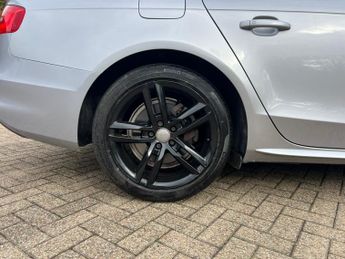 Audi A4 2.0 TDI S line Saloon 4dr Diesel Multitronic Euro 6 (s/s) (Nav) 