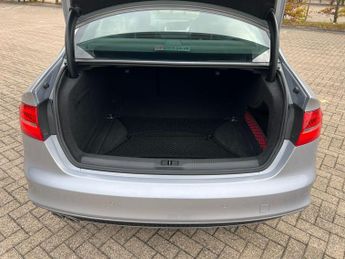Audi A4 2.0 TDI S line Saloon 4dr Diesel Multitronic Euro 6 (s/s) (Nav) 
