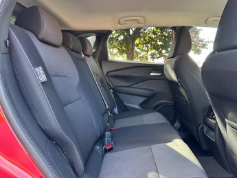 Nissan Qashqai 1.3 DIG-T MHEV N-Connecta SUV 5dr Petrol Hybrid XTRON Euro 6 (s/