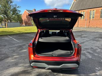 Nissan Qashqai 1.3 DIG-T MHEV N-Connecta SUV 5dr Petrol Hybrid XTRON Euro 6 (s/