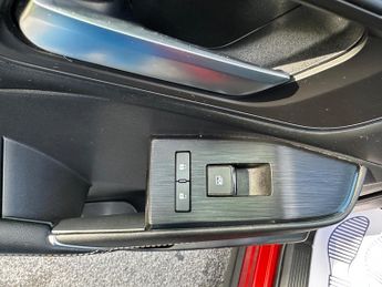 Nissan Qashqai 1.3 DIG-T MHEV N-Connecta SUV 5dr Petrol Hybrid XTRON Euro 6 (s/