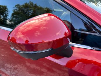 Nissan Qashqai 1.3 DIG-T MHEV N-Connecta SUV 5dr Petrol Hybrid XTRON Euro 6 (s/