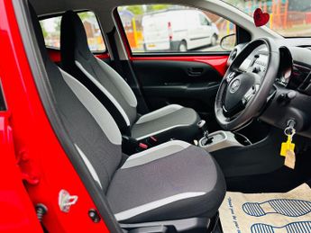 Toyota Aygo 1.0 VVT-i x-play Hatchback 5dr Petrol x-shift Euro 5 Euro 5 (68 