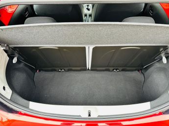 Toyota Aygo 1.0 VVT-i x-play Hatchback 5dr Petrol x-shift Euro 5 Euro 5 (68 