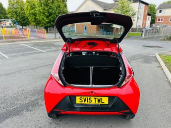 Toyota Aygo 1.0 VVT-i x-play Hatchback 5dr Petrol x-shift Euro 5 Euro 5 (68 