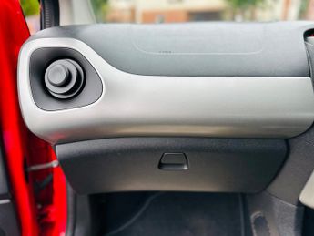 Toyota Aygo 1.0 VVT-i x-play Hatchback 5dr Petrol x-shift Euro 5 Euro 5 (68 