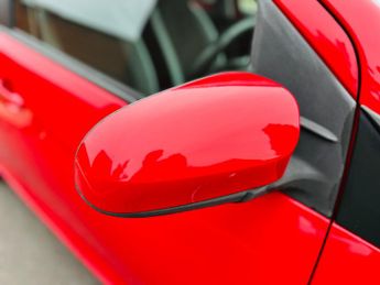 Toyota Aygo 1.0 VVT-i x-play Hatchback 5dr Petrol x-shift Euro 5 Euro 5 (68 