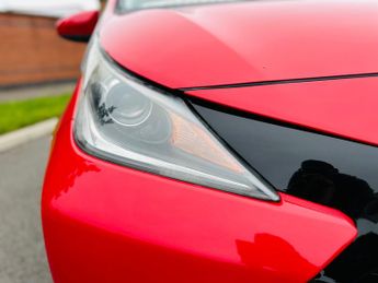 Toyota Aygo 1.0 VVT-i x-play Hatchback 5dr Petrol x-shift Euro 5 Euro 5 (68 