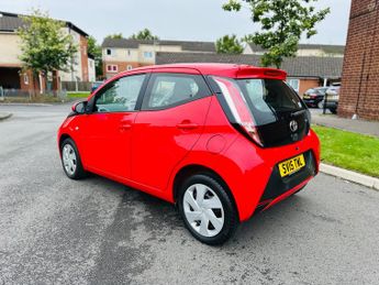Toyota Aygo 1.0 VVT-i x-play Hatchback 5dr Petrol x-shift Euro 5 Euro 5 (68 