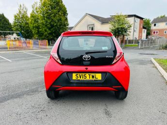 Toyota Aygo 1.0 VVT-i x-play Hatchback 5dr Petrol x-shift Euro 5 Euro 5 (68 