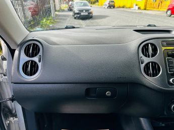 Volkswagen Tiguan 2.0 TDI BlueMotion Tech Match SUV 5dr Diesel DSG 4WD Euro 5 (s/s