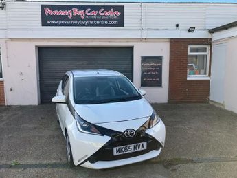 Toyota AYGO X-Play 1.0 VVT-i 5 Dr Euro 5 (68)