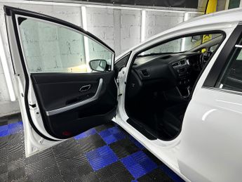 Kia Ceed 1.6 CRDi 2 Sportswagon 5dr Diesel Auto Euro 5 (126 bhp)