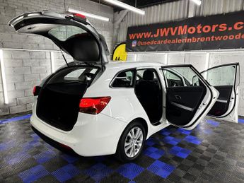 Kia Ceed 1.6 CRDi 2 Sportswagon 5dr Diesel Auto Euro 5 (126 bhp)