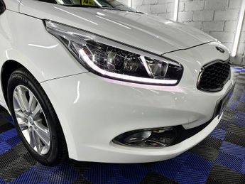 Kia Ceed 1.6 CRDi 2 Sportswagon 5dr Diesel Auto Euro 5 (126 bhp)