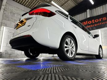 Kia Ceed 1.6 CRDi 2 Sportswagon 5dr Diesel Auto Euro 5 (126 bhp)