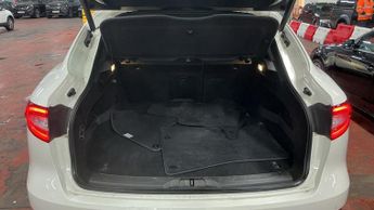 Maserati Levante 3.0 V6 SUV 5dr Petrol ZF 4WD Euro 6 (s/s) (350 ps)